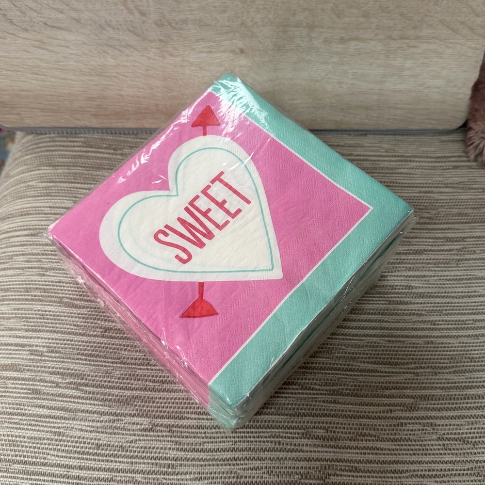 NWT Sweet Heart Party Napkins - Valentine’s Day, Pink and Teal - Pack of 18